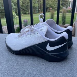womens nike shoes